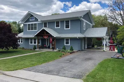 Image de Short walk to Lane Stadium, Vt, and downtown Blacksburg!