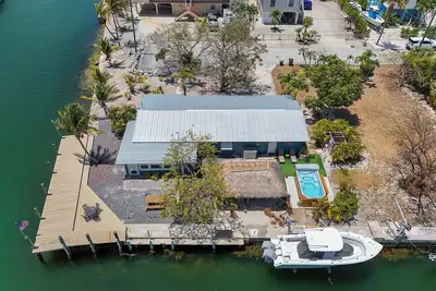 Image de Charming 2-bedroom house in beautiful Marathon with Swim Spa, Dock, Pets Welcome