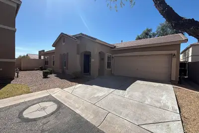 Image de Gated, 3-Bedroom House in Mesa – Featuring pool and hot tub access.
