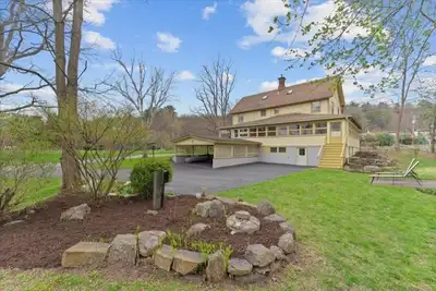 Image de Northern Lake George Home And Cottage Near Beach, Boat Launch And Brook