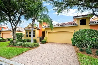 Image de New! Enjoy resort-style living in this 3-bedroom villa in adorable Estero!