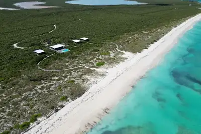 Image de Beachfront! ! Seclusion and Privacy, Miles of Beach, Perfect for a Couple! !