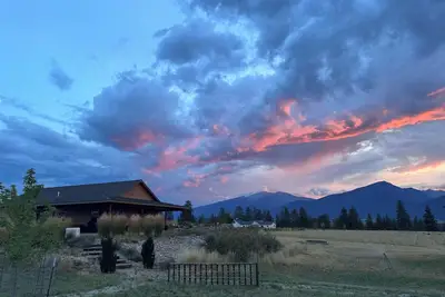 Image de Bitterroot Sky Cottage-What A View!