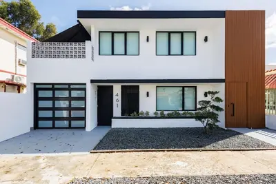 Modern & Spacious Retreat in Hato Rey | Sleeps 16+