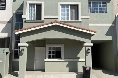 Image de Beautiful 3b, 2. 5ba, two-story house in gated community in Tijuana