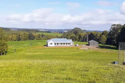 Image de Stunning top of the Otways /spotless new-build retreat of 3-4 (opt) bedrooms.