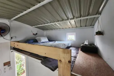 Image de Cozy loft \"The Nest\" nested on a second Floor roof