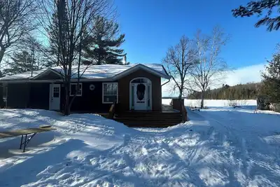 Image de Cozy beach cottage with million dollar sunsets!