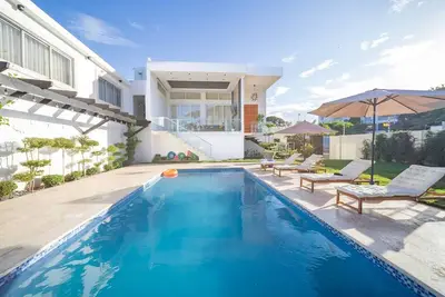 Image de 5br/4. 5ba Villa: Private Pool, Short Walk to Beaches/Bars/Shops