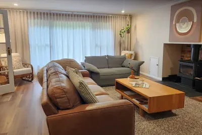 Image de Red Gum & Stone - Peace | Space | Nature