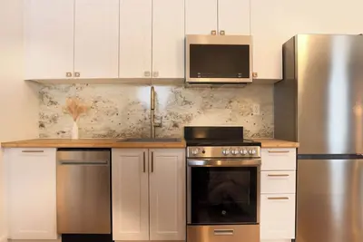 Image de Cozy Shawnigan Lake Carriage House