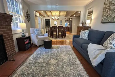 Image de Timeless Charm Meets Modern Comfort