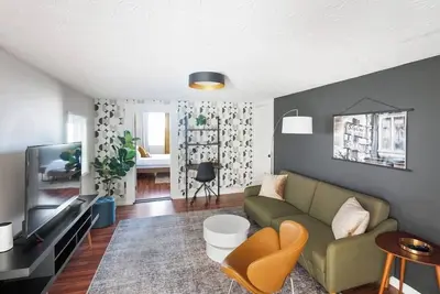 Image de Mins to Otr & Findlay Market! Great For Work Travel! 2br/Condo