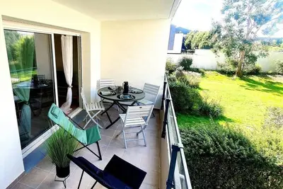 Image de Charmant T2 avec Balcon et jardin à Vannes – Proche Port et Centre-Ville