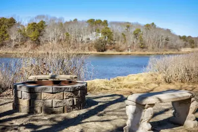 Image de Lakefront Family Home Near Beach with Fire Pit