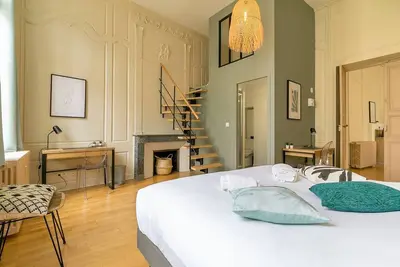 Image de Le Bressey- Grand appartement 3 chambres au cœur du centre avec garage- Sr Loc