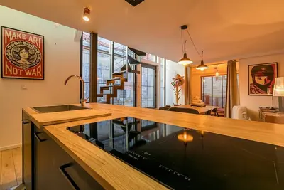 Image de L'atelier du chapeau rouge - Au cœur du centre historique -Sr Loc