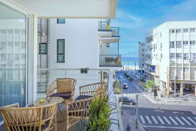 Image de The Artisanal 3br neat the Beach by HolyGuest