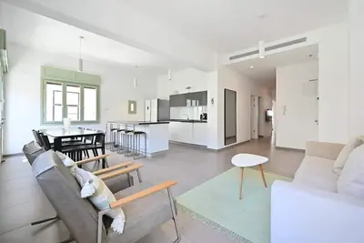 Image de Luminous 3-Br in the Heart of Shenkin by HolyGuest