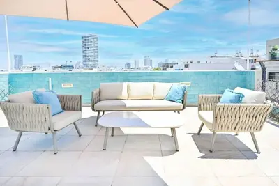 Image de Modern 3br Duplex near BograshovBeach by HolyGuest