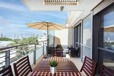 Image de Splendor 2-Br  in Melchet  by HolyGuest