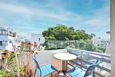 Luminous 2br with balconies by HolyGuest