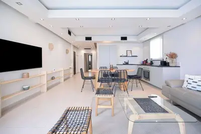 Image de 3br Rooftop Near Hilton Beach by HolyGuest