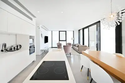 Image de Modern Beachfront 3br by HolyGuest