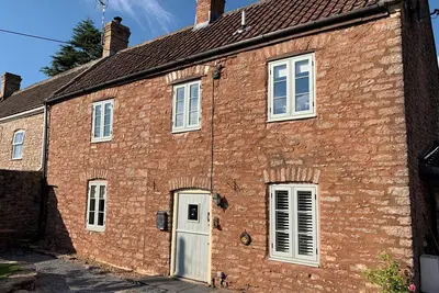 Image de Sunny 4-bedroom cottage with South facing garden - Sunflower Cottage