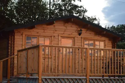 Beautiful Cosy Log Cabin up on the hill