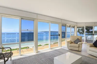 Image de Villa Maris- Beachfront Bliss in Soldiers Point