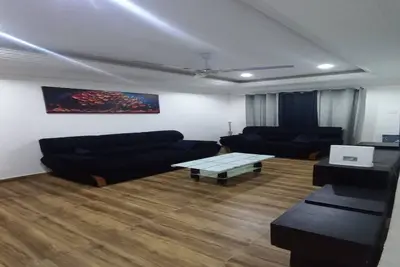 Image de Comfy 2-bedroom apartment in Accra with Ac, WiFi, Kitchen, Living room.