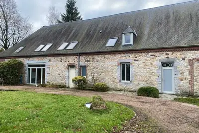 Image de Loft luxueux proche de Chimay avec billard, babyfoot, fléchettes, borne d'arcade