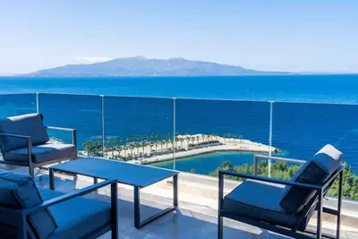 Image de Beachfront Luxury Penthouse.
