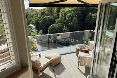 Image de Luxury victorian townhouse riverside retreat