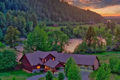 Image de Fisherman's Paradise on the South Fork of the Snake\n4-bedroom 4-bath in Irwin