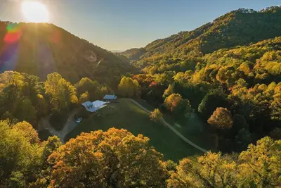 Image de Blue Ridge Mountain Cabin near Asheville at Engadine Inn and Cabins
