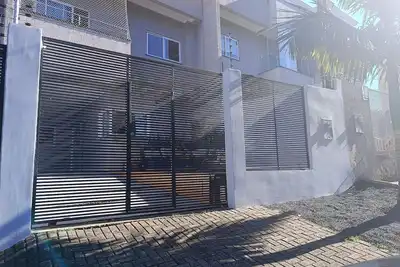 Image de Lovely house with 4 bedrooms, pool, wi-fi, air conditioning and parking!