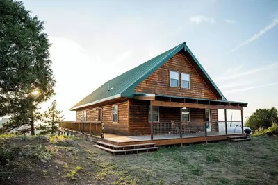 Image de Starry Peaks Lodge - a mountain all to yourself. Get away or stay connected.
