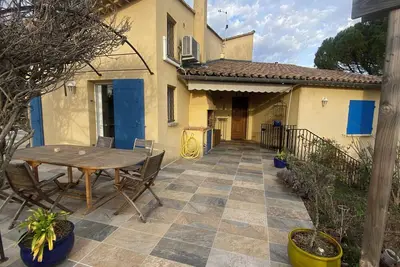 Maison d'architecte de 140 M2 avec situé au fond d'une impasse, le calme absolu.