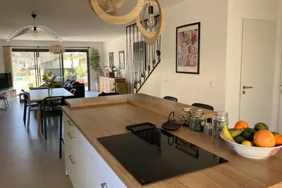 Image de Maison Nîmes proche Jardins de la Fontaine au calme et prestations de qualité