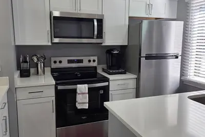 Image de Cozy 2br/2ba Retreat Free Parking Walking Distance To Major Hospitals