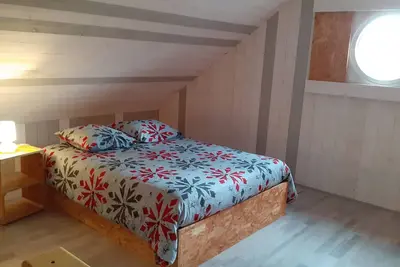 Image de À 10 min du circuit et 5 min du centre ville, Duplex lumineux au calme