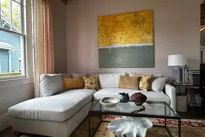 Image de Charming 2 bedroom, 2 1/2 bath bungalow near historic district in Savannah