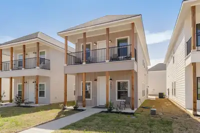 Image de Aspen: New Home, 2mi A&M/Walk to Legends Evnt Cntr