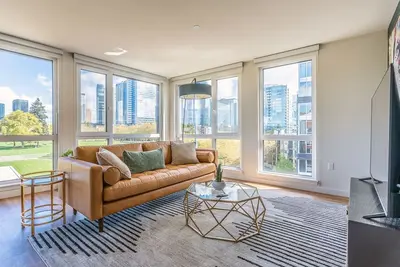 Image de 3br | Views, Balcony, Gym | Bellevue | Sophari B