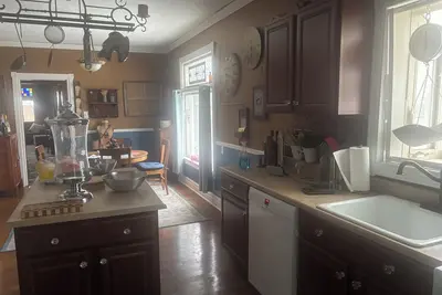 Image de Lovely 2-bedroom Victorian home with Ac in Algonac. Near shopping and the river