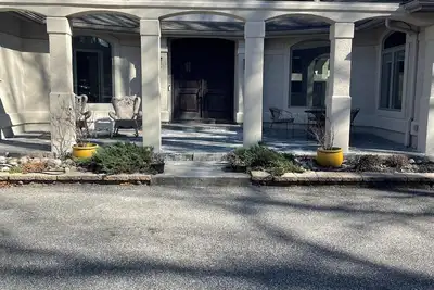 Image de Fabulous Home 4-Bedroom 3 Full Baths and Indoor Pool-Spa/Nature Lovers Vibe!