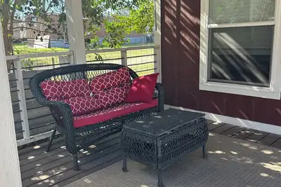 Image de Cute Red 1-bedroom cottage  in  San Marcos. Dog friendly. Room Service