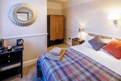 Image de Peak District Gem | Modern Glossop Town Escape| Pass the Keys